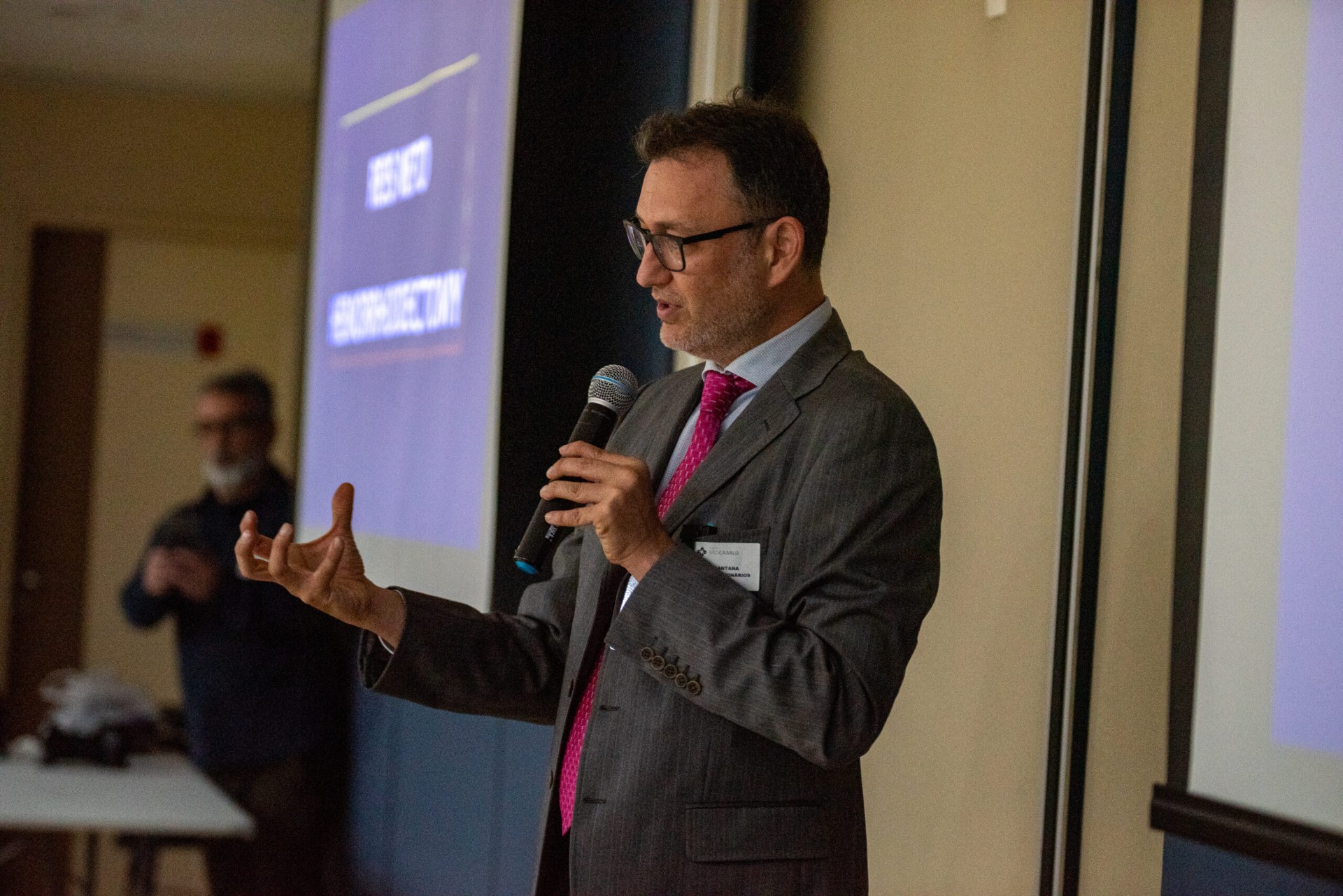 Dr. Filippo Pucciani em palestra