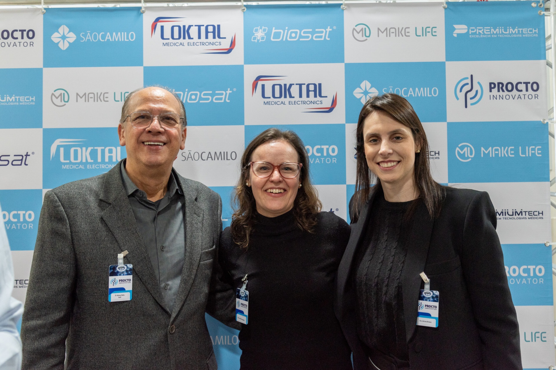 Especialistas no backdrop oficial do evento